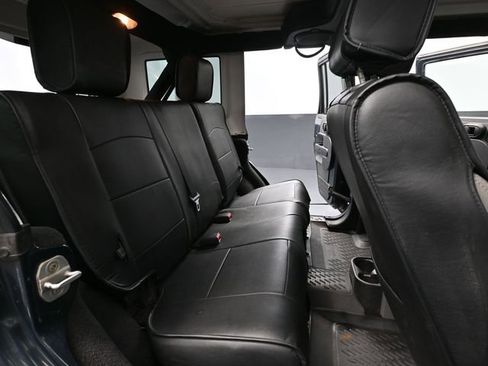 Used 2008 Jeep Wrangler Unlimited Sahara image 31