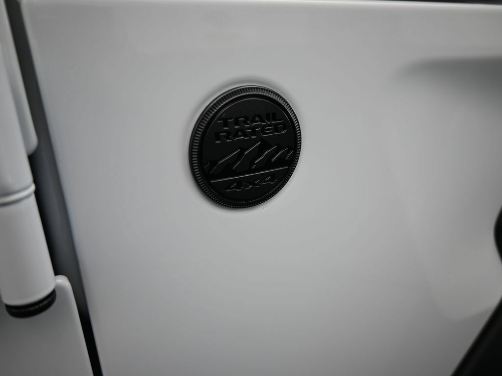 Used 2025 Jeep Gladiator Sport AWD/4WD image 41