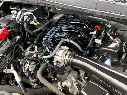 Used 2019 Ford F150 XLT w/ Equipment Group 302A Luxury AWD/4WD image 32