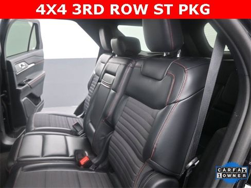 Used 2025 Ford Explorer ST-Line w/ ST-Line Street Pack image 19