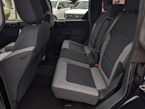 New 2025 Ford Bronco 4-Door image 8