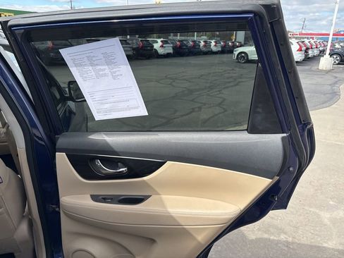 Used 2019 Nissan Rogue SL w/ Premium Package image 34
