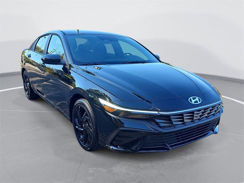 New 2026 Hyundai Elantra Sport image 3