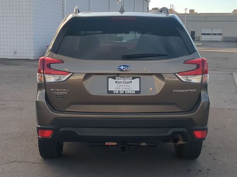 Used 2021 Subaru Forester Premium image 7