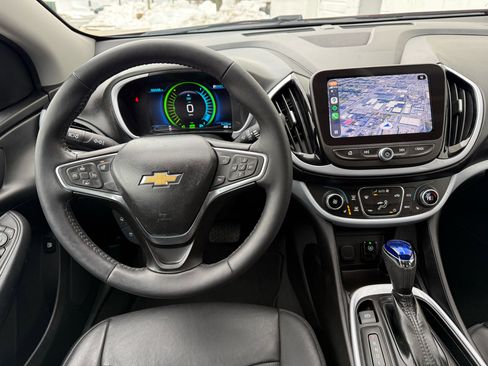 Used 2017 Chevrolet Volt LT w/ Comfort Package image 2