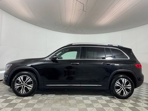 Used 2026 Mercedes-Benz GLB 250 4MATIC image 4