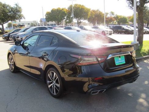 Used 2019 Nissan Maxima 3.5 SV w/ Floor Mat Group FWD image 12