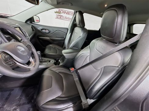 Used 2022 Jeep Cherokee Latitude Lux image 25