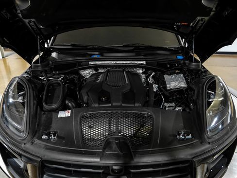 Used 2024 Porsche Macan image 52