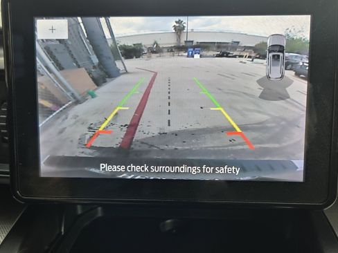 Used 2020 Ford Explorer XLT image 13