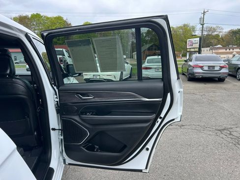 Used 2023 Jeep Grand Cherokee L Overland AWD/4WD image 22