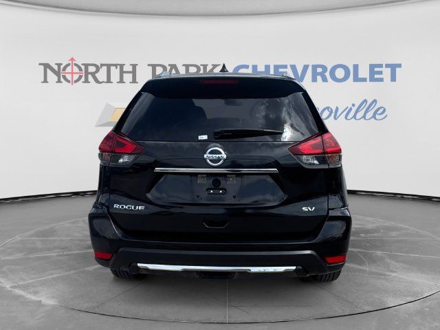 Used 2018 Nissan Rogue SV FWD image 4