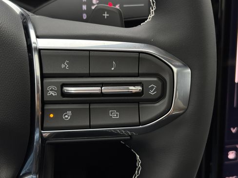 New 2026 GMC Acadia Denali Ultimate w/ LPO, Floor Liner Package AWD/4WD image 26