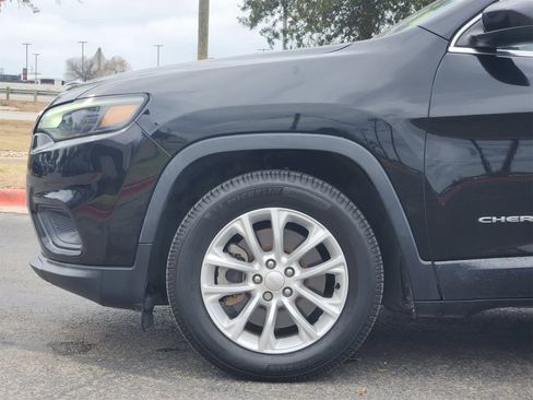 Used 2019 Jeep Cherokee Latitude w/ Popular Appearance Group image 8