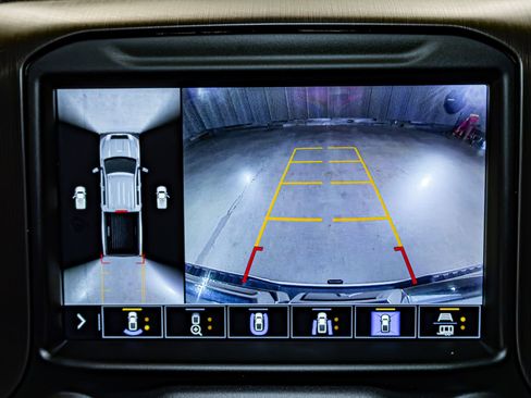 Used 2023 GMC Sierra 3500 AT4 w/ AT4 Preferred Package image 21