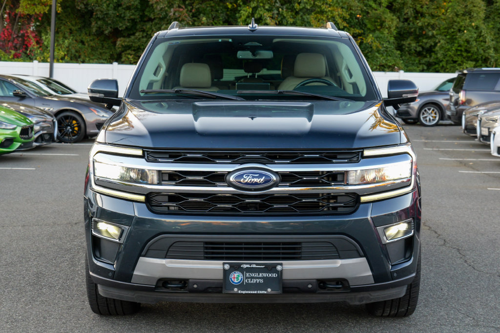 Used 2023 Ford Expedition Limited AWD/4WD image 2