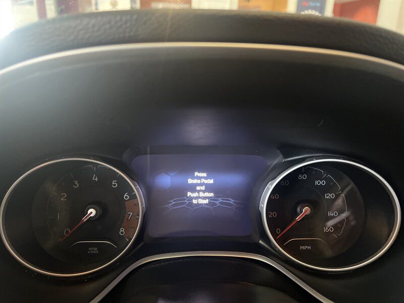Used 2018 Jeep Compass Latitude w/ Popular Equipment Group AWD/4WD image 12