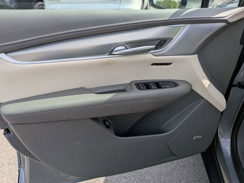 Certified 2024 Cadillac XT5 Premium Luxury w/ Technology Package FWD image 9