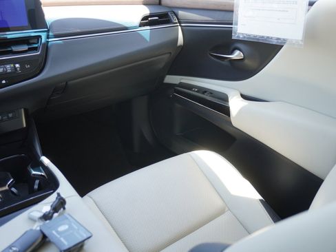 Used 2024 Lexus ES 350 w/ Premium Package FWD image 14