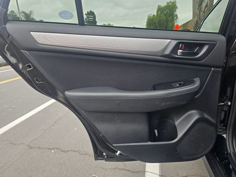 Used 2019 Subaru Outback 2.5i Premium image 13