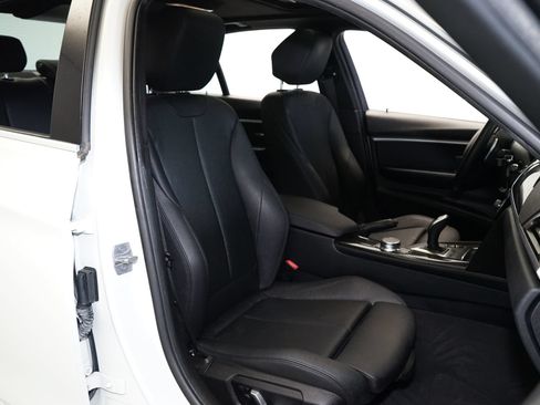 Used 2018 BMW 330i Sedan w/ Convenience Package RWD image 4