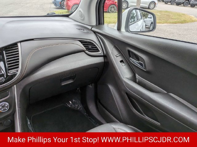 Used 2022 Chevrolet Trax LT w/ Driver Confidence Package AWD/4WD image 16