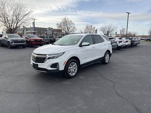 Used 2024 Chevrolet Equinox LT image 3
