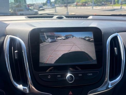 Used 2018 Chevrolet Equinox LT w/ Sun & Infotainment Package AWD/4WD image 16