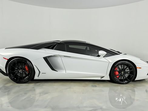 Used 2017 Lamborghini Aventador LP 700-4 AWD/4WD image 12