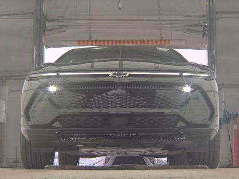 Used 2024 Chevrolet Equinox EV RS AWD/4WD image 3