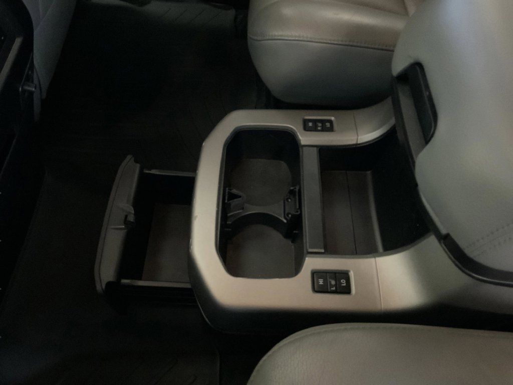 Used 2013 Toyota Sequoia Platinum AWD/4WD image 29