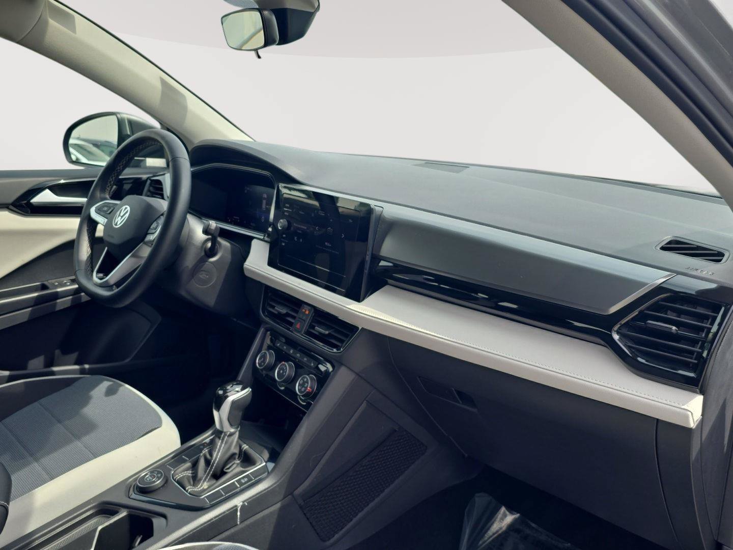 Certified 2025 Volkswagen Taos S AWD/4WD image 15