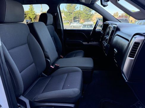Used 2018 Chevrolet Silverado 1500 LT w/ LT Eassist Package AWD/4WD image 18