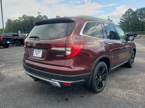 Used 2021 Honda Pilot Touring image 3