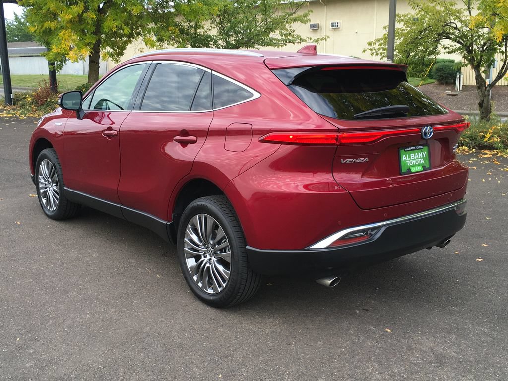 Used 2021 Toyota Venza XLE w/ Carpet Mat Package (TMS) AWD/4WD image 4