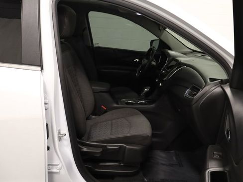 Used 2022 Chevrolet Equinox LT AWD/4WD image 17
