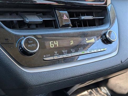 Used 2020 Toyota Corolla LE image 14