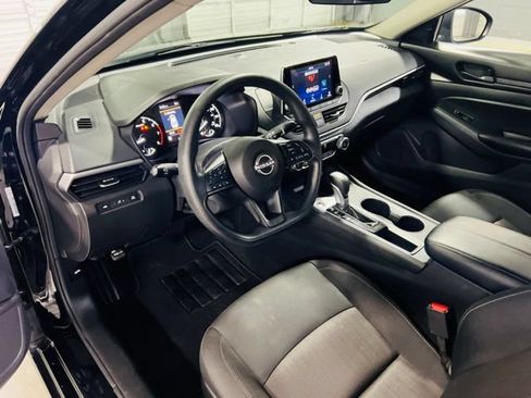 Used 2025 Nissan Altima 2.5 S FWD image 20