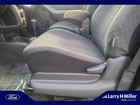 Used 2009 Toyota Yaris 2-Door Hatchback image 14