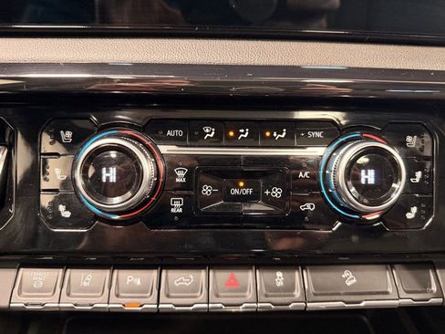 Used 2024 GMC Sierra 2500 AT4 w/ AT4 Premium Plus Package image 52