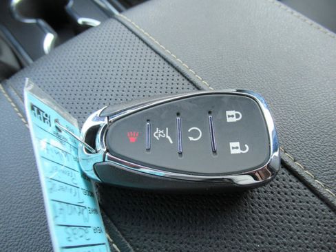 Used 2023 Chevrolet Traverse Premier w/ Redline Edition FWD image 33