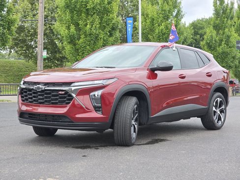 Used 2024 Chevrolet Trax RS FWD image 16