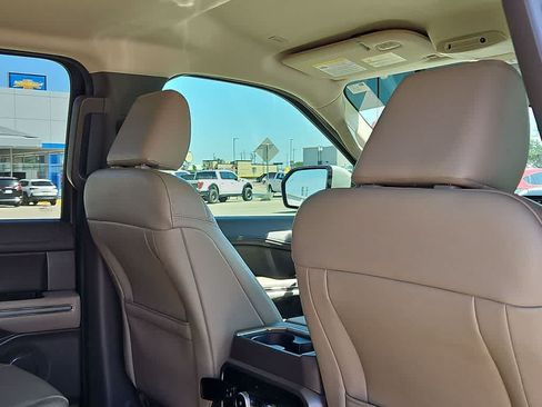 Used 2021 Ford Expedition XLT AWD/4WD image 17