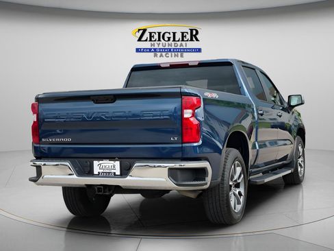 Used 2023 Chevrolet Silverado 1500 LT AWD/4WD image 7