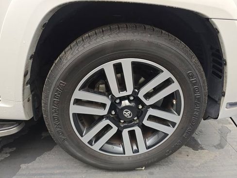 Used 2016 Toyota 4Runner Limited image 12