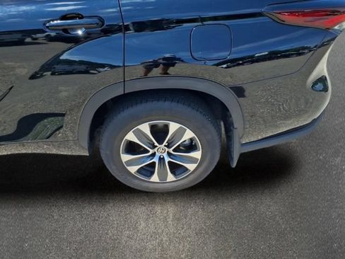 Used 2024 Toyota Highlander XLE AWD/4WD image 20