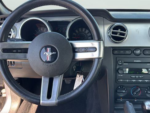 Used 2006 Ford Mustang GT RWD image 16
