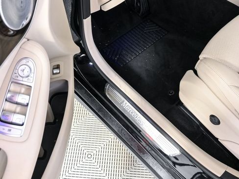 Used 2020 Mercedes-Benz GLC 300 image 9