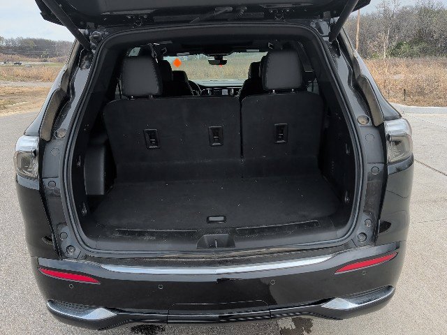 Used 2024 Buick Enclave Avenir w/ Avenir Technology Package AWD/4WD image 16
