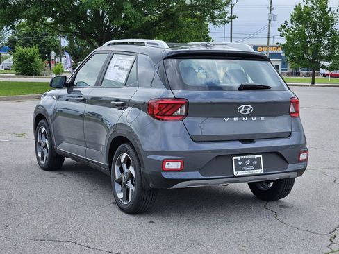 New 2026 Hyundai Venue SEL FWD image 5